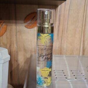 LA Girl Hydrating Mist Pineapple - Yellow, Blue, Gold